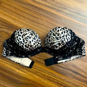 Victoria Secret - like new! Strapless bra with lace. 36B
